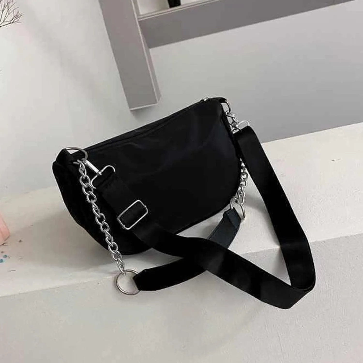 Hobo Crossbody Bags for Women Stadium Crossbody Messenger Bags for Concerts Sporting Events Summer Mini Gym Bag(Black)